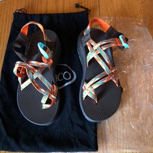 BRAND NEW size 8 Chaco sandals!